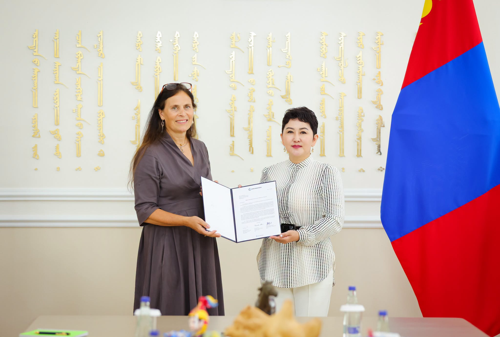 World Bank Country Manager presents credentials